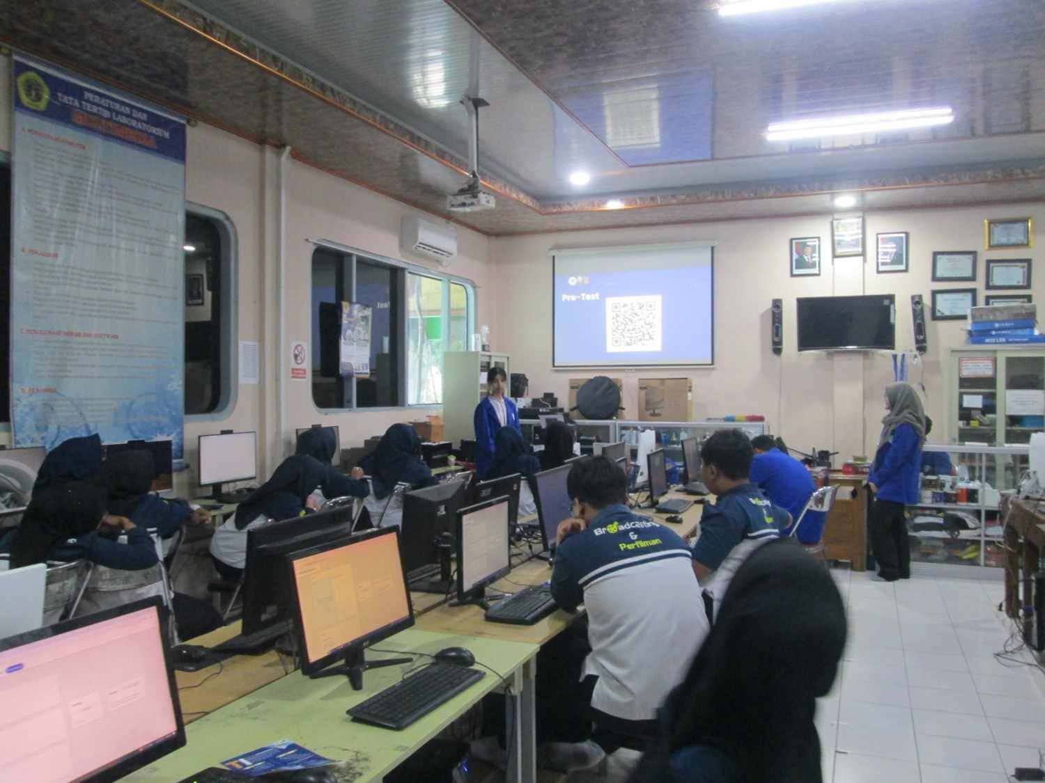 GOES TO SCHOOL BATCH 2